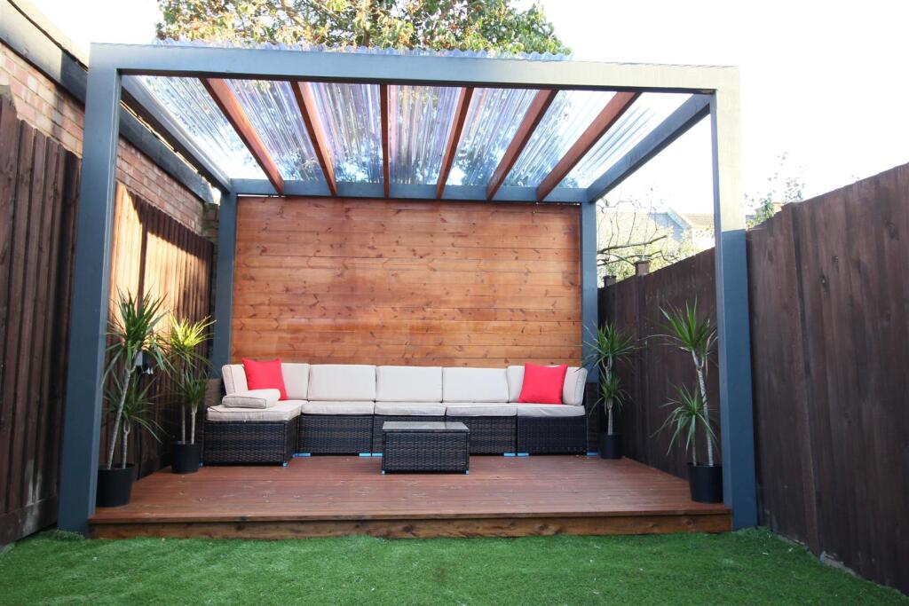Garden, Pergola