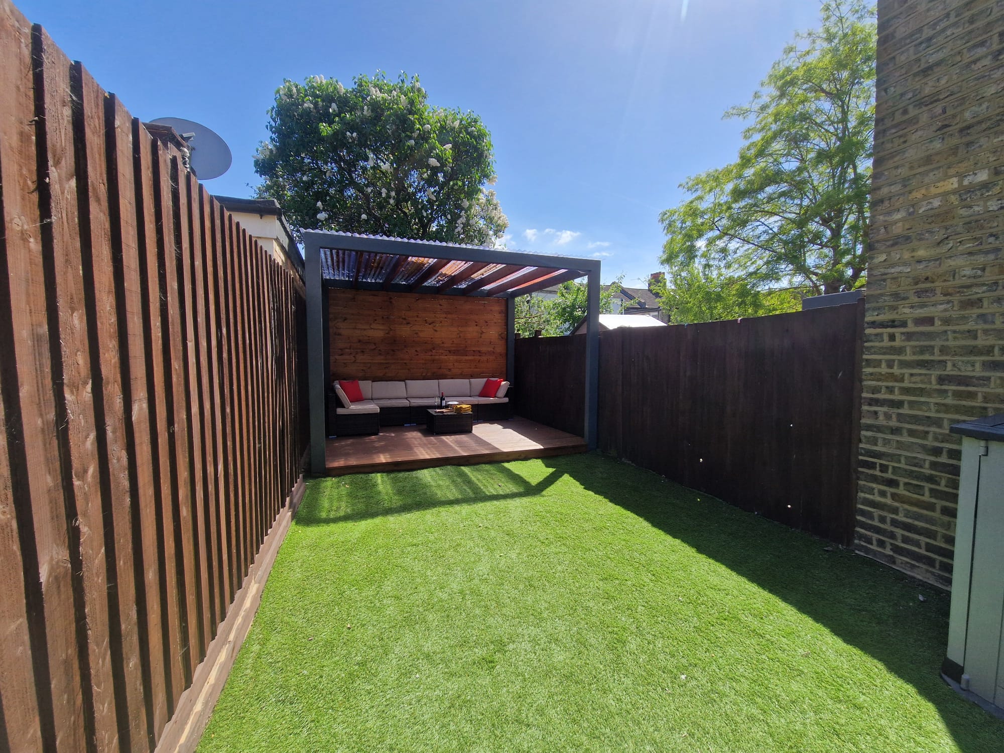 Back Garden Pergola Flat 2