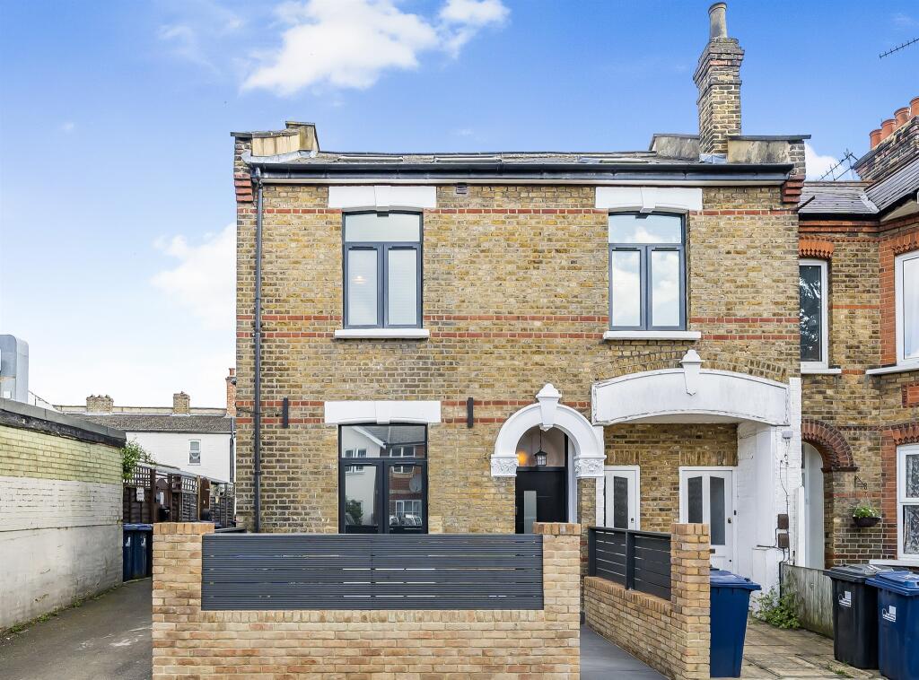 Front House Ealing, brick double walls, fences, tiles